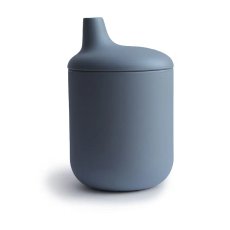 Silikonový hrneček s pítkem - powder blue Mushie