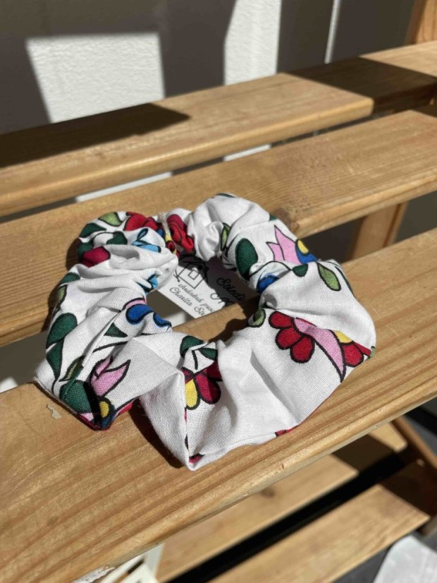 Gumička do vlasů - folklorní - Varianta: Bílá s kytičkami