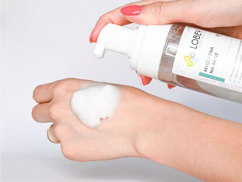 Mycí pěna na akné 150 ml Lobey