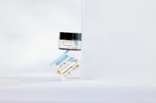 Jemný pleťový pemzový peeling 30 ml Kvitok