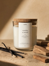 Sójová svíčka - VANILKA A SANTAL 270 ml Candee Candles