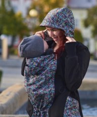 Softshellová nosící bunda Alva, černá a trojúhelníky, S, střih pro menší postavu