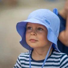 Letní klobouček s oušky UV 30 Světle modrý Dupeto